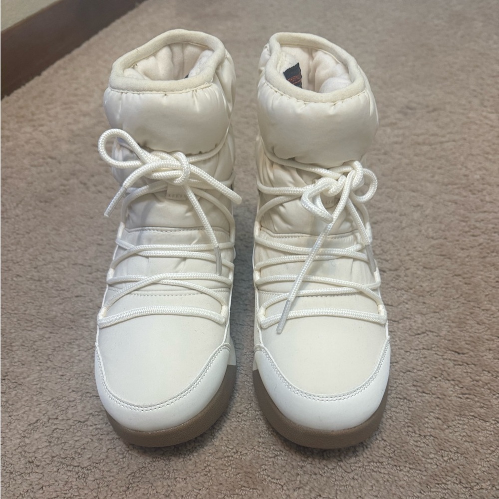 Stylish White Winter Boots